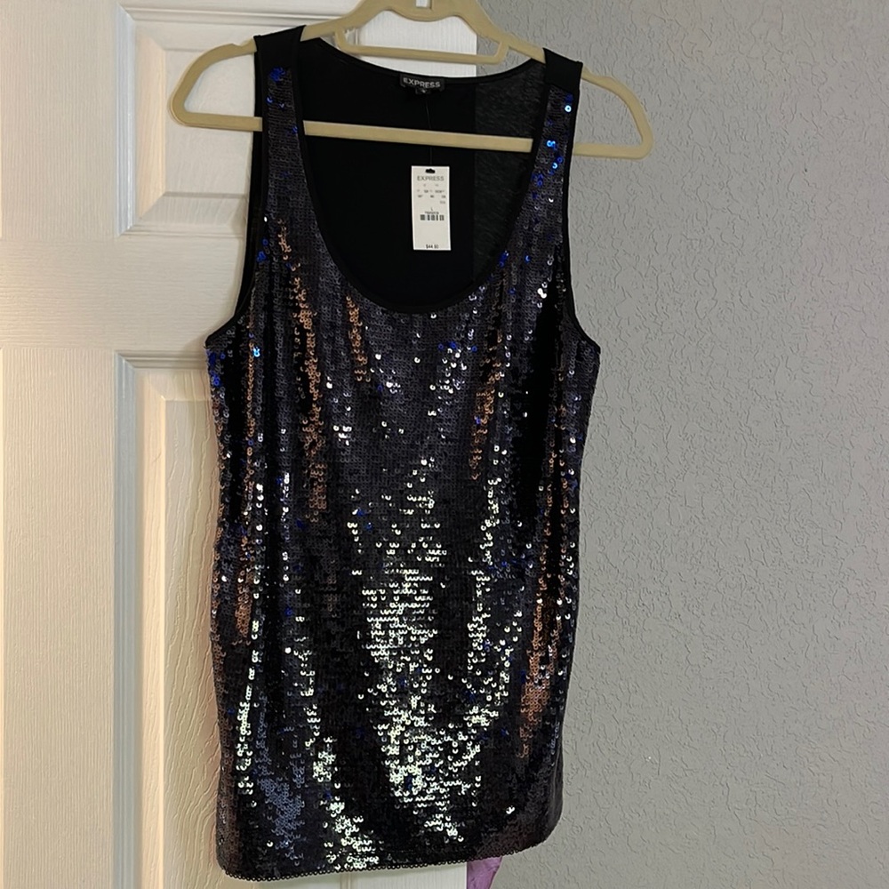 Sleeveless sequel top
